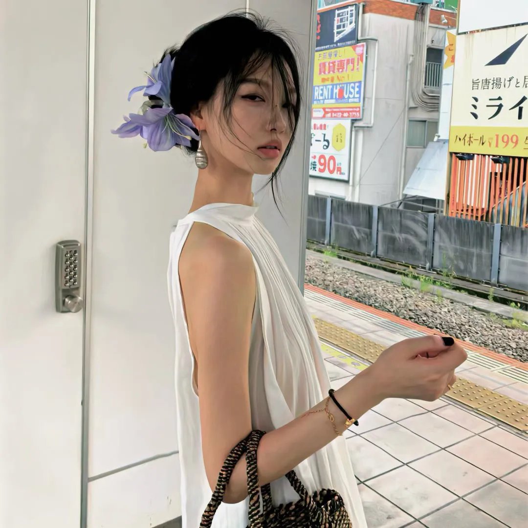 村里来了个直播女神